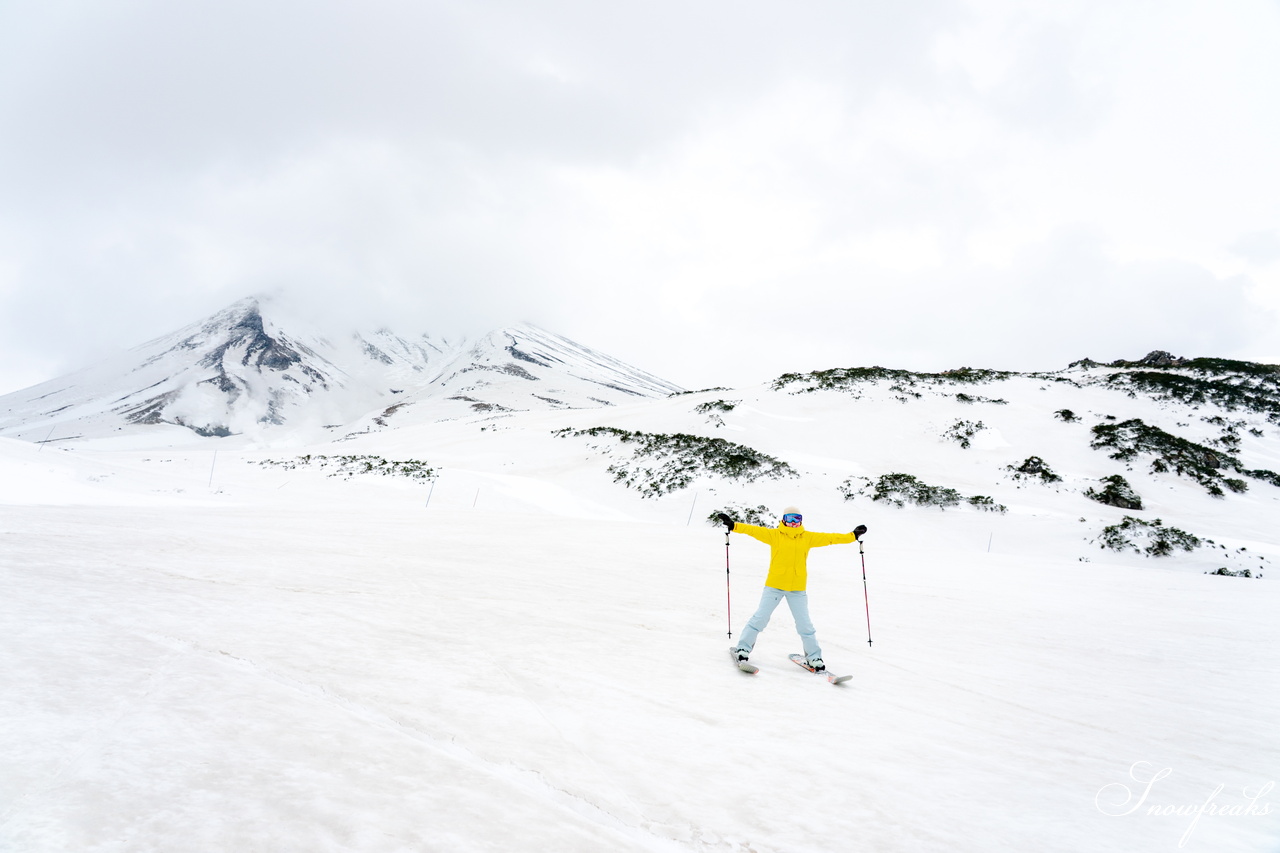 大雪山旭岳ロープウェイ｜ 2025～2026 Season Final...。北海道でイチバン高い山『旭岳』斜面にシュプールを描いて、滑り納め。今シーズンもありがとうございました。